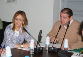 La Vicepresidenta y el Presidente de la Comisión, durante la reunión constituyente