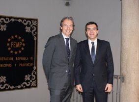 Íñigo de la Serna y José Luis Ayllón, tras la reunión.