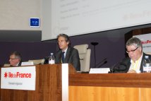El Presidente de la FEMP durante su intervención en la apertura de la Conferencia celebrada en París